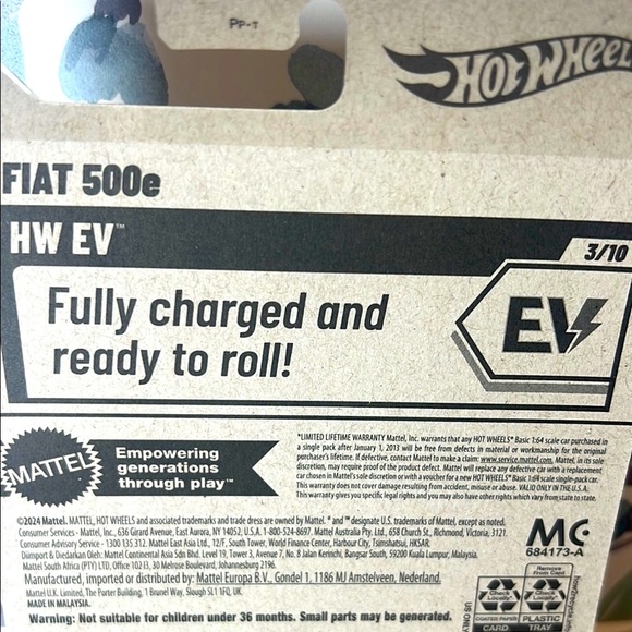 HOT WHEELS Fiat 500e Gold and Red toy hot wheels Car NWT - Picture 6 of 6